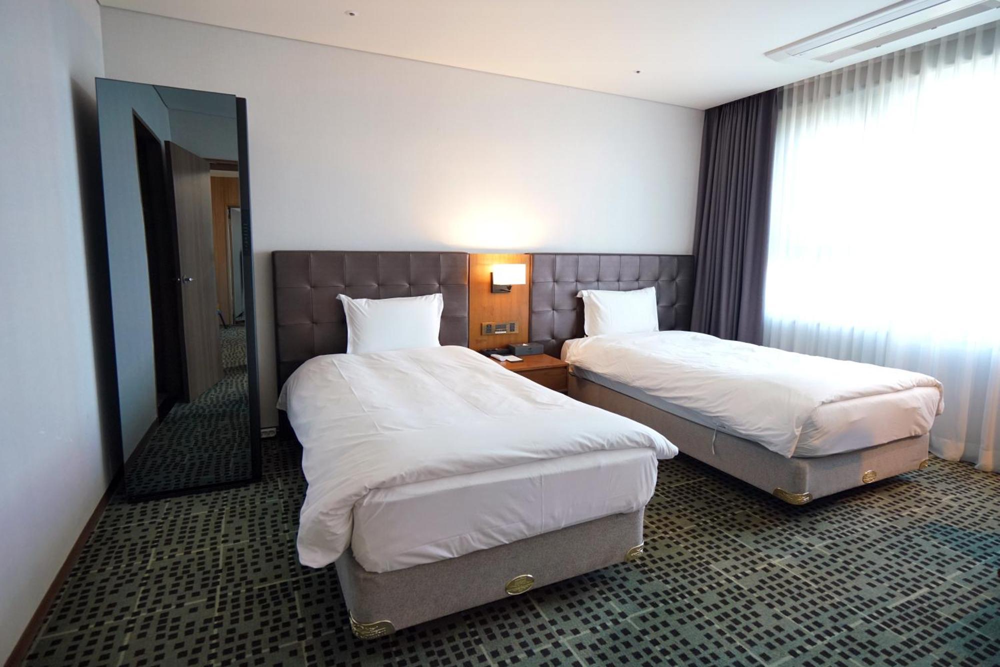 Grabel Hotel Jeju Bagian luar foto
